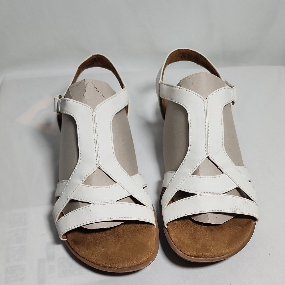 Natural Soul White and Tan Sandals
